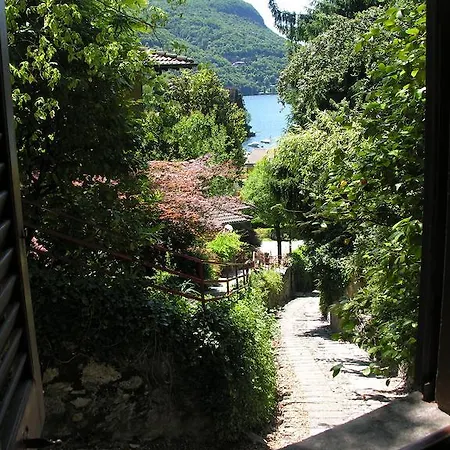 Casa Rosa Faggeto Lario