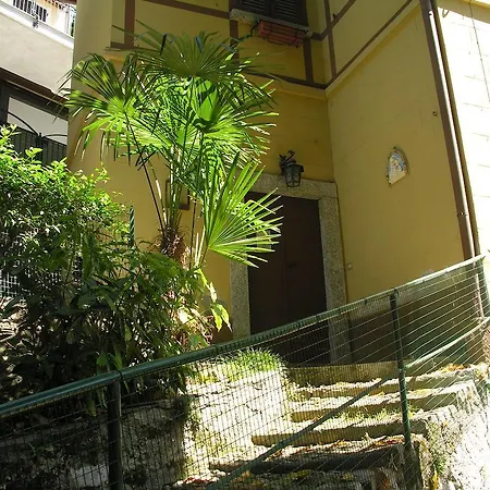 Casa Rosa Holiday home Faggeto Lario