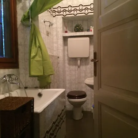 Casa Rosa Holiday home Faggeto Lario